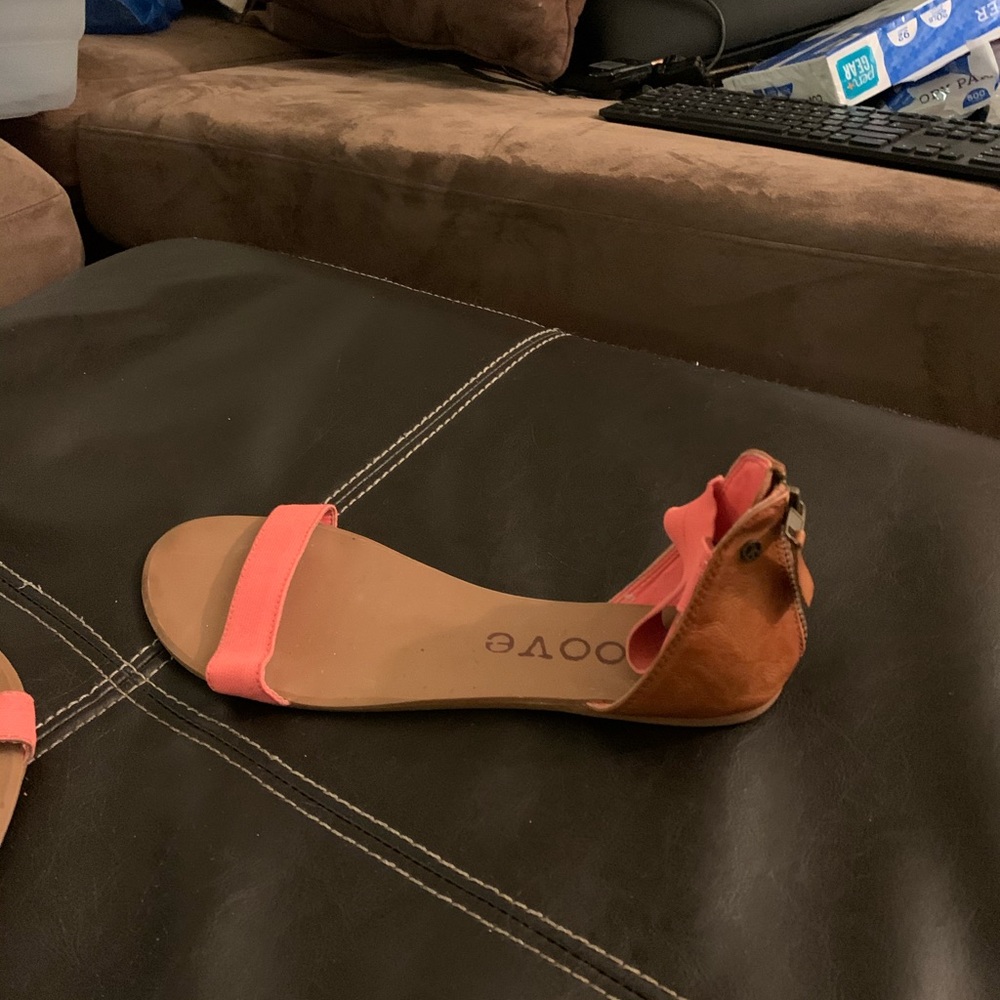 Shoe - Picture 3 of 3
